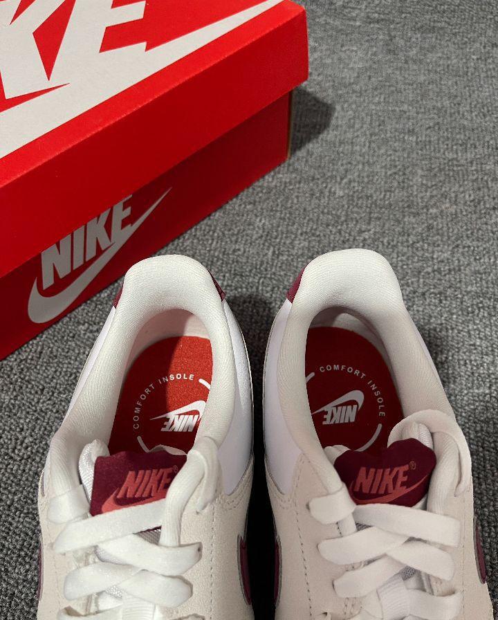 感
#夏日鞋柜大公开井而耐克nike#酒红色dunk#耐
克好物#而耐克板鞋dunk井耐克好物推